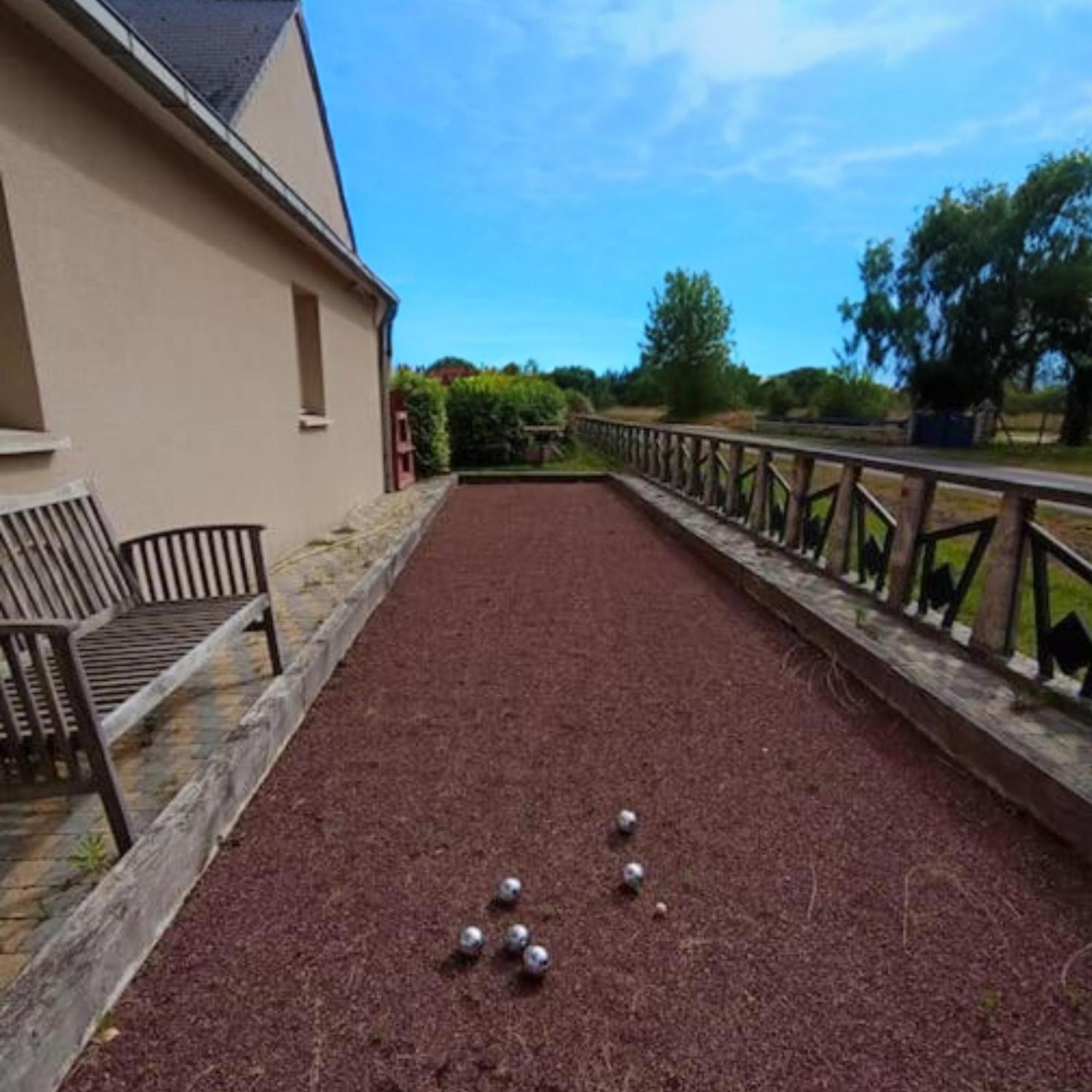 Dans Une Maison Familiale Avec Jardin A 800M De La Plage Breville-sur-Mer Exterior photo